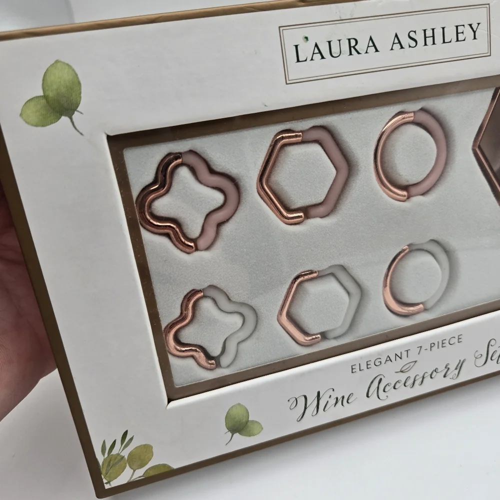 NEW Laura Ashley Rose Gold Elegant 7 Piece Wine Accessory Kit